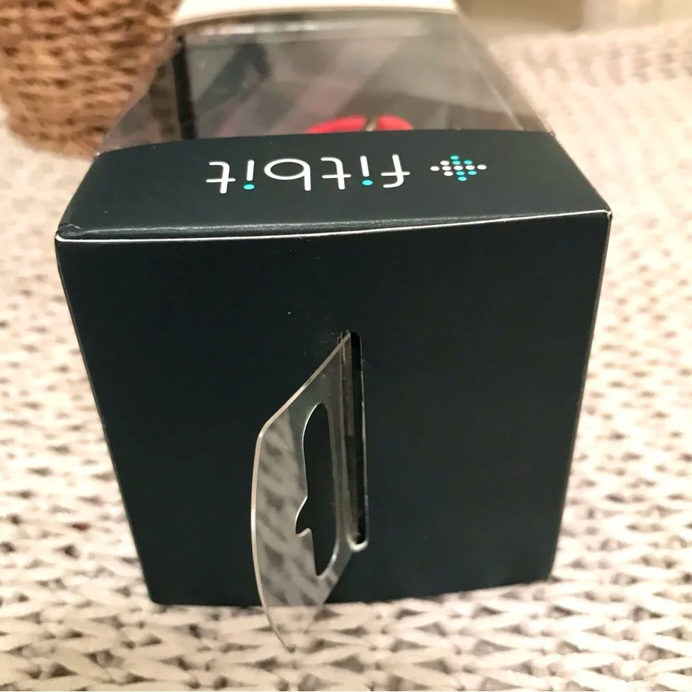 NWT Fitbit Charge HR Activity Tracker Pink